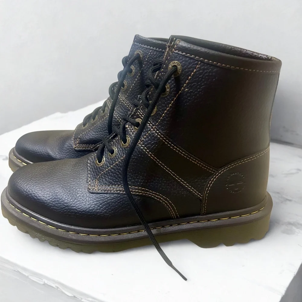 Dr. Martens NWOT Roseland Black Pebbled Leather Combat Boots Unisex M 10/L11